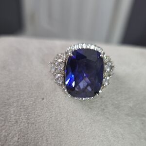Dazzling Silver Ring with Deep Blue Gemstone